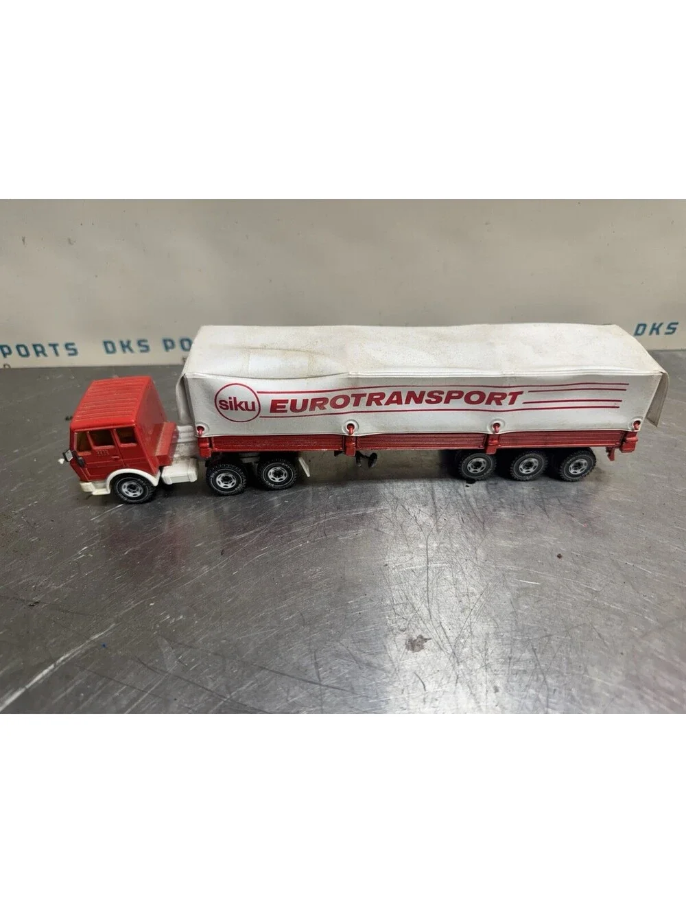 Siku VOLVO F10/F12 Awning Trailer Sattelzug Volvo Dealer Rare 3412 Red Truck